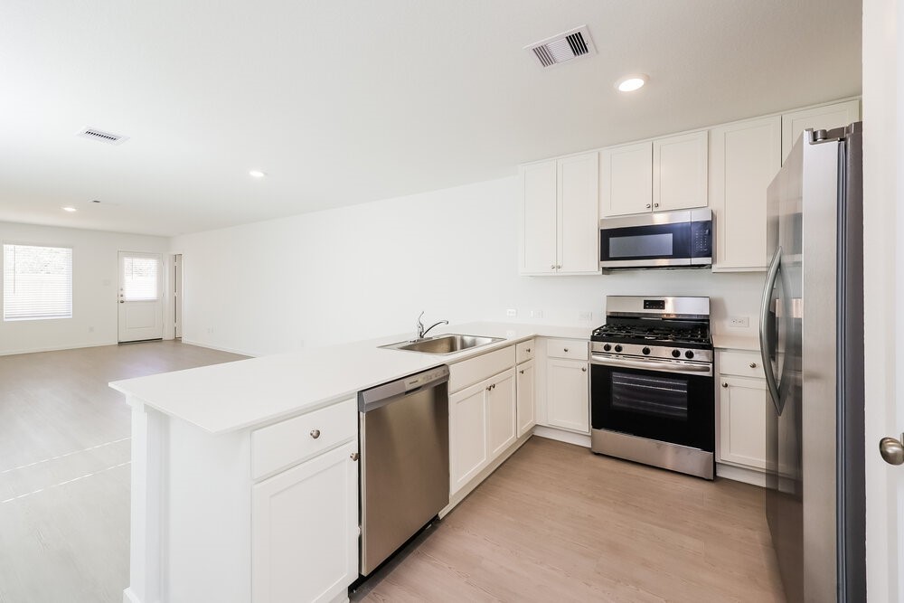 1535 Sunset Ridge Drive Conroe, TX 77306 - Photo 6 of 16