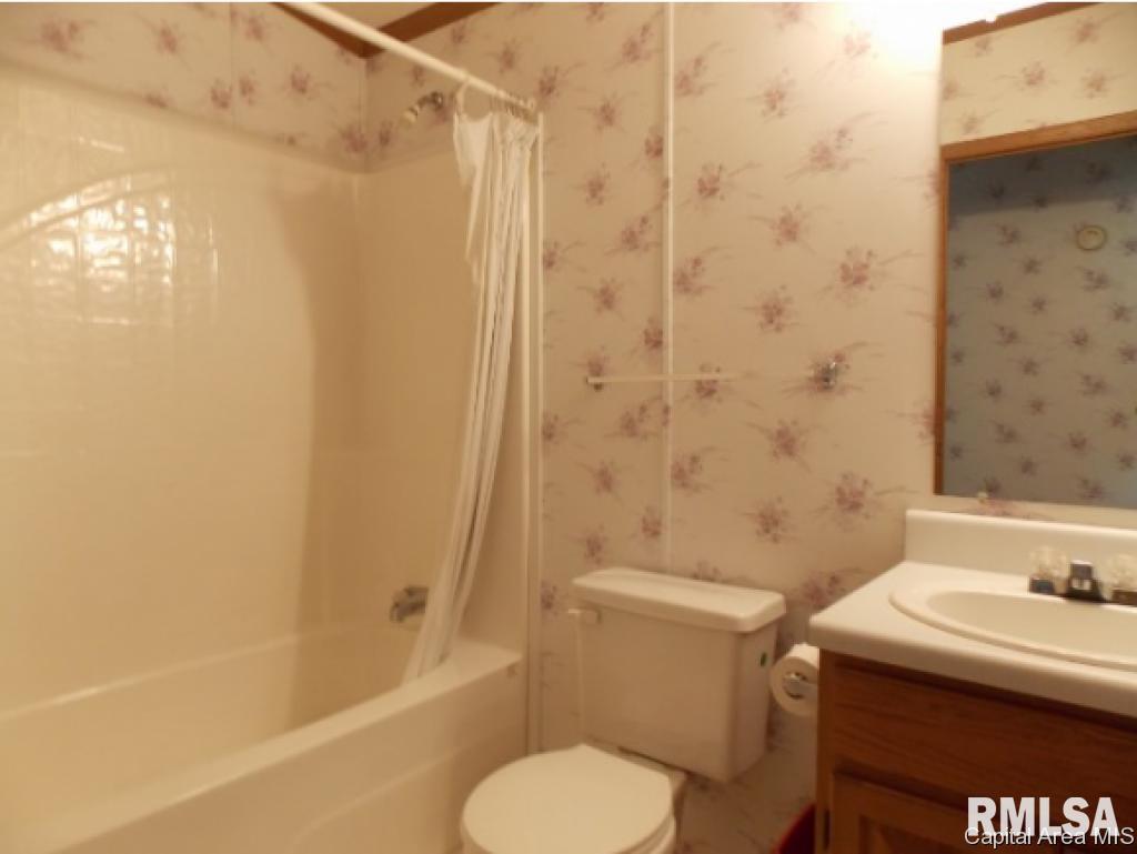 5288 Tickridge Road Palmyra, IL 62674 - Photo 11 of 28