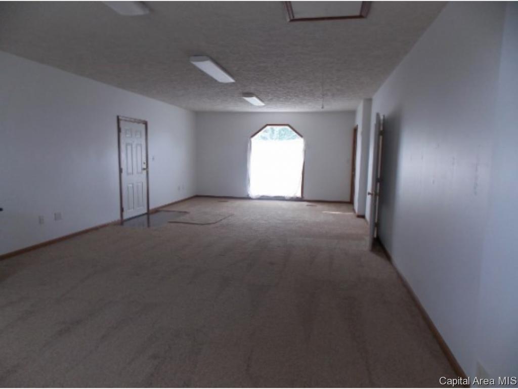5288 Tickridge Road Palmyra, IL 62674 - Photo 16 of 28