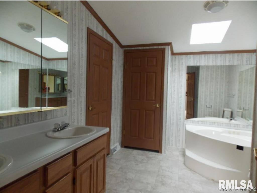 5288 Tickridge Road Palmyra, IL 62674 - Photo 19 of 28