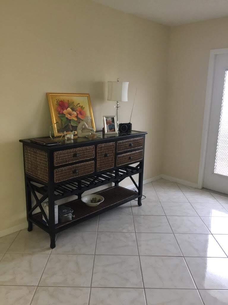 1088 Cornwall East, Unit 1088 Boca Raton, FL 33434 - Photo 2 of 43 139cf6d1-8593-4347-85ec-3bea7f6ca8a2