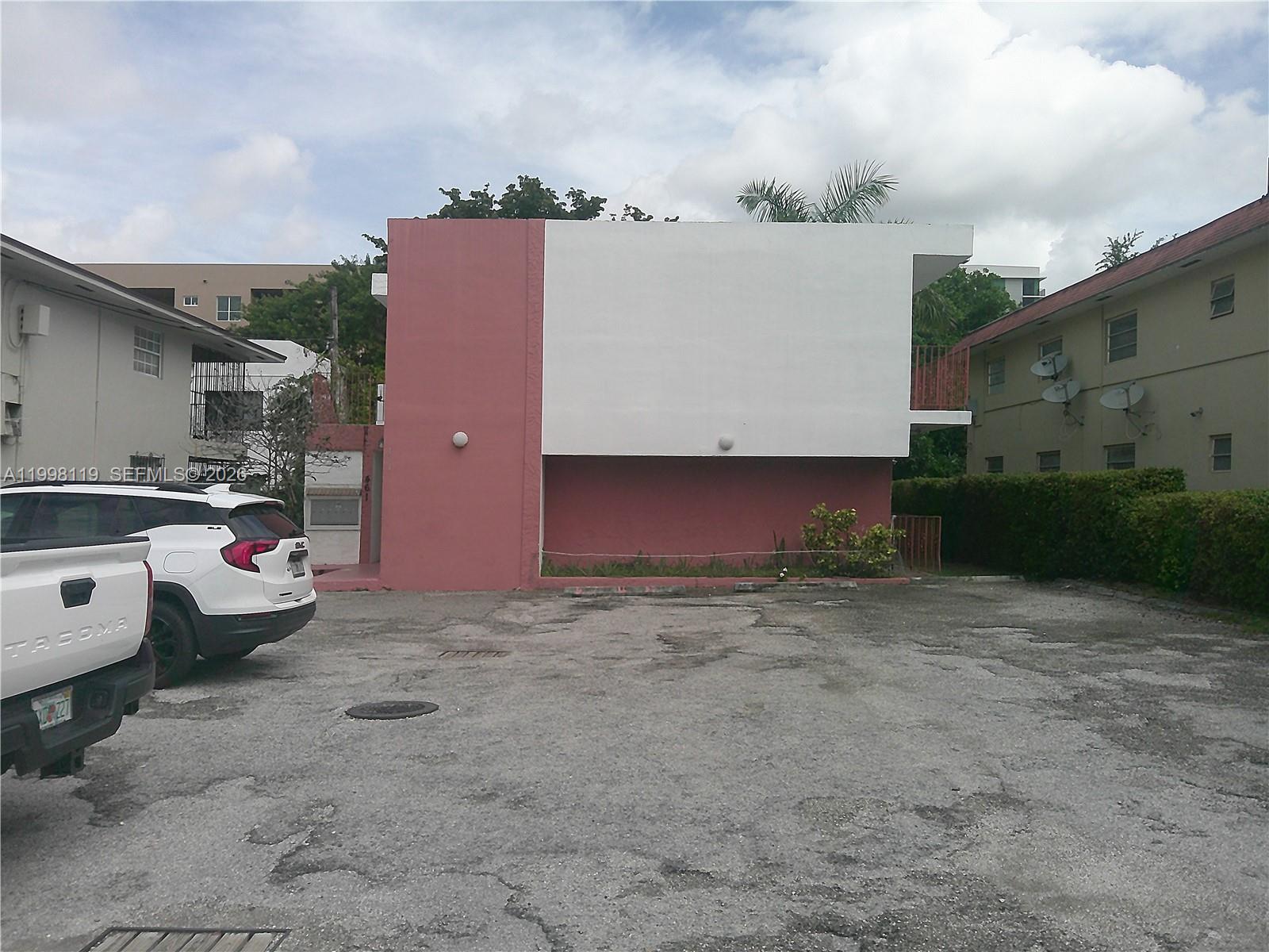 461 Southwest 7th Street, Unit 5 Miami, FL 33130 - Photo 3 of 8