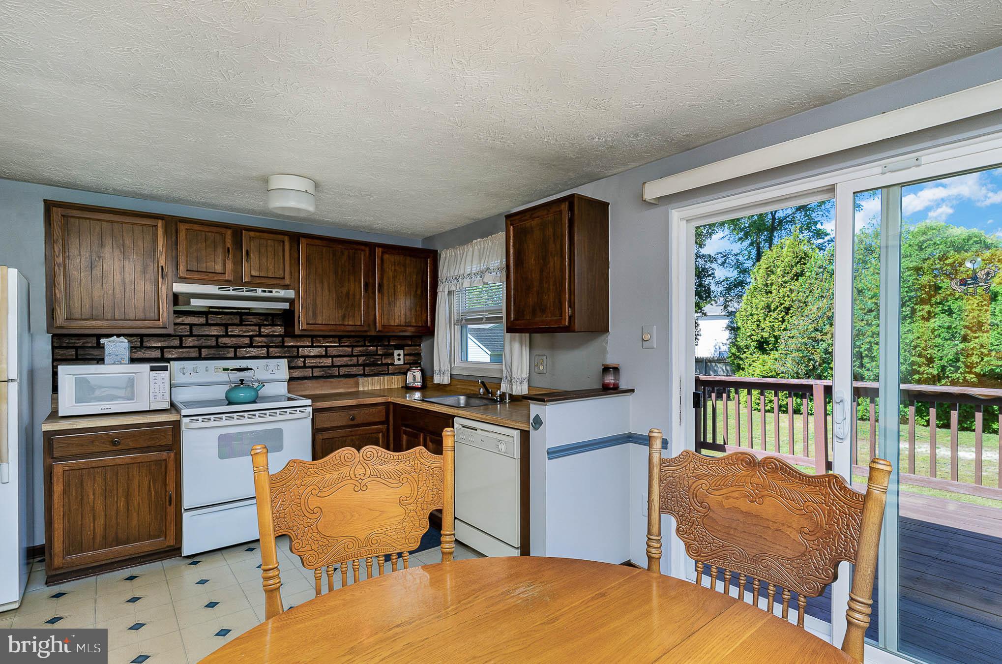 4 Tulip Tree Court Baltimore, MD 21221 - Photo 12 of 24 Gallery Image 12