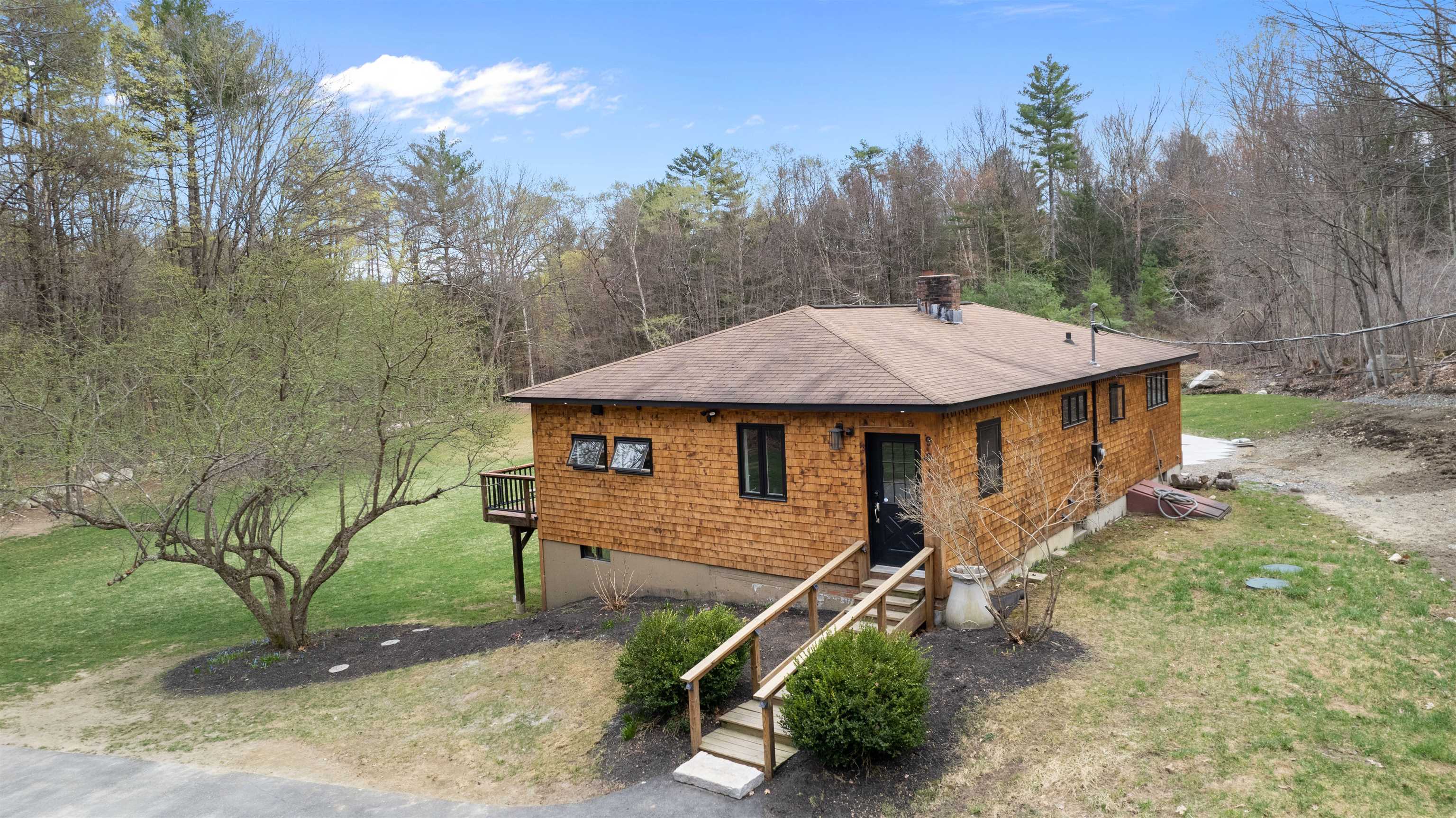 961 Meadowbrook Road Brattleboro, VT 05301 - Photo 1 of 21