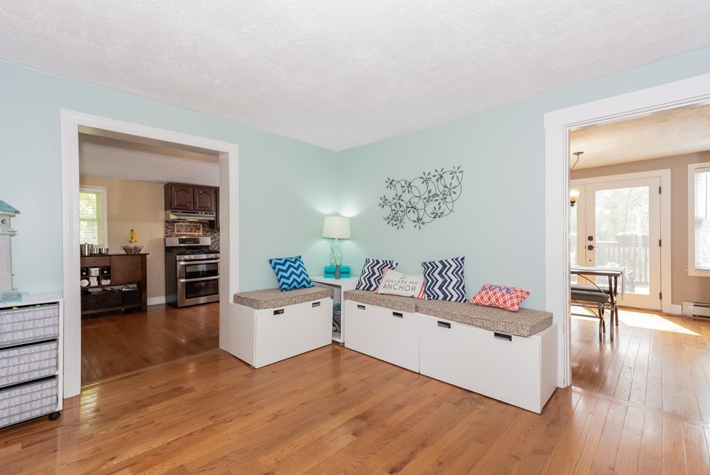 437 South Bolton Road Bolton, MA 01740 - Photo 4 of 27 Gallery Image 4