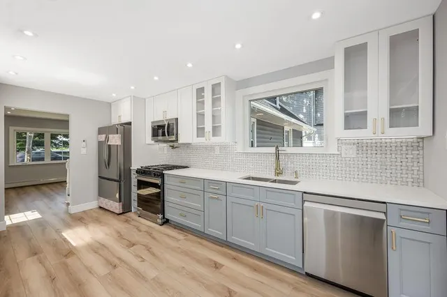 $949,000 | 335 Peninsula Boulevard, Cedarhurst, NY 11516