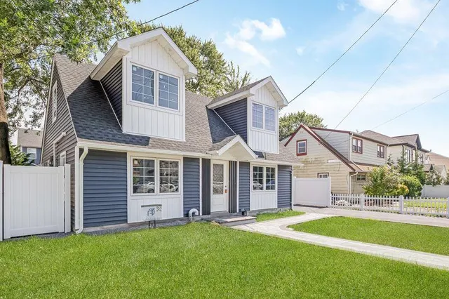 $949,000 | 335 Peninsula Boulevard, Cedarhurst, NY 11516