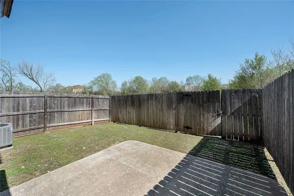 $1,900 | 533 Forest Drive, College Station, TX 77840