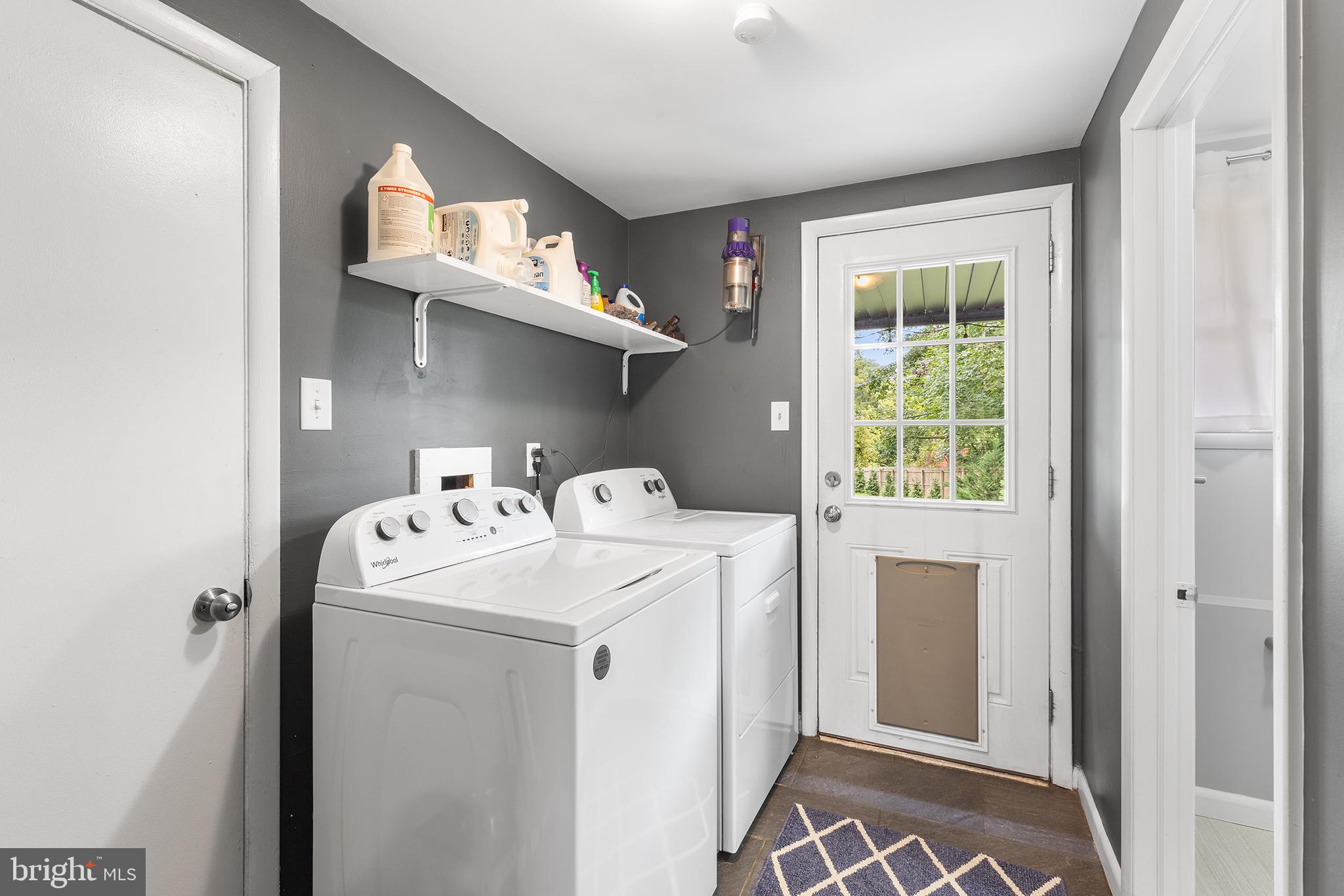 31 Chetwynd Road Paoli, PA 19301 - Photo 14 of 30 laundry room with backyard & garage access