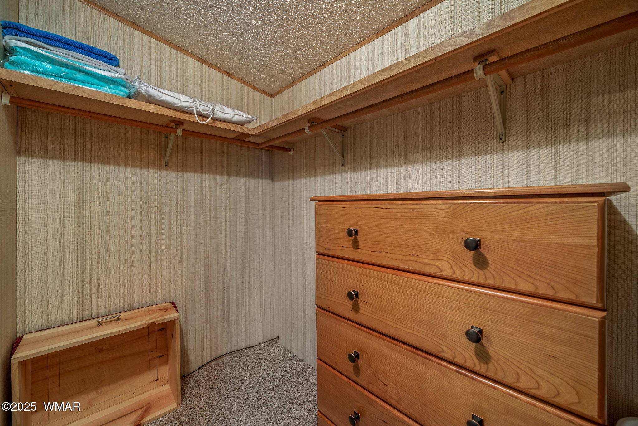 3058 Chevelon Road Overgaard, AZ 85933 - Photo 14 of 34 dresser does not convey