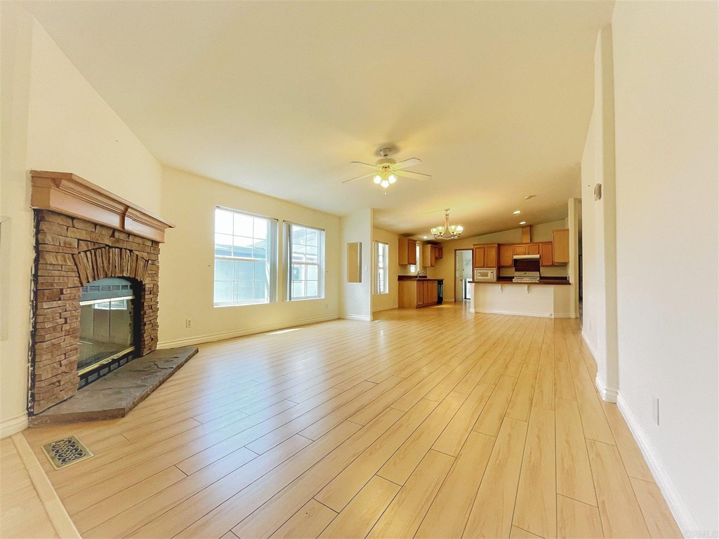 10767 Jamacha Spring Valley, Unit SPC 203 Spring Valley, CA 91978 - Photo 5 of 21 Gallery Image 5