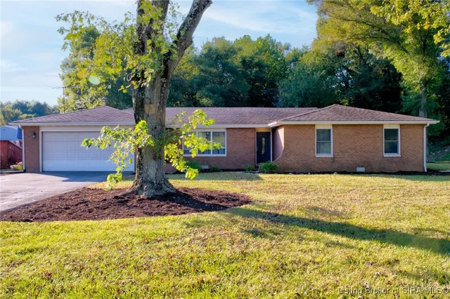 $319,000 | 914 Henryville Bluelick Road, Henryville, IN 47126