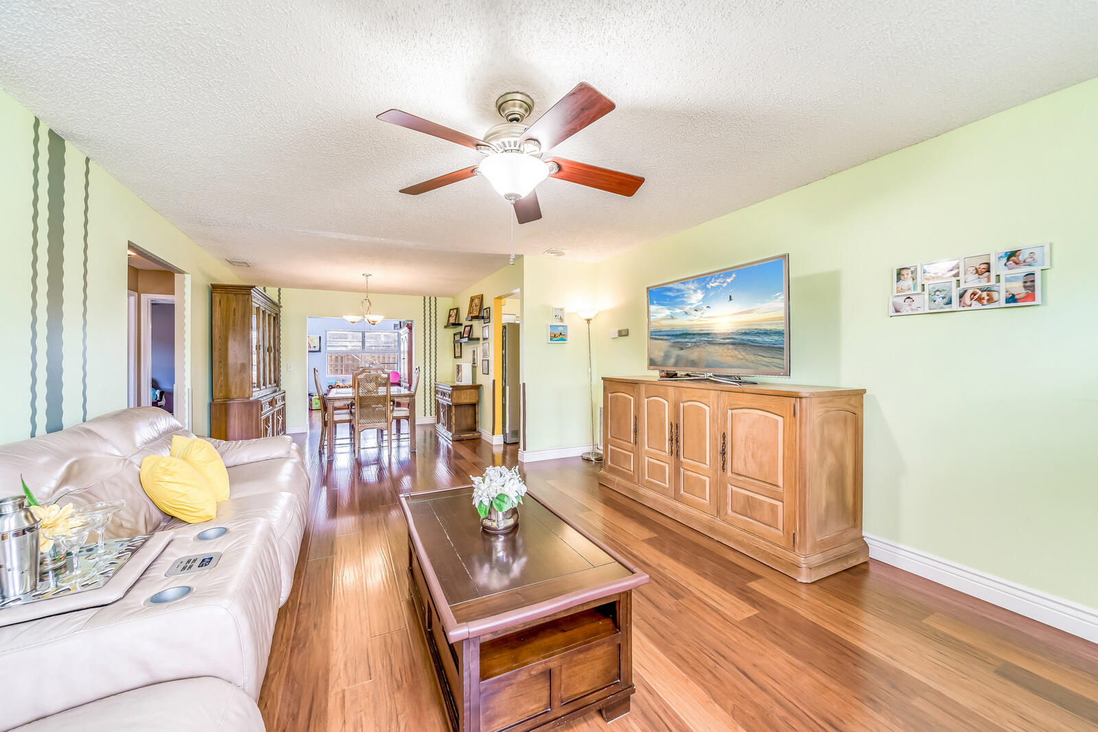 22491 Labrador Street Boca Raton, FL 33428 - Photo 18 of 74 Living Room