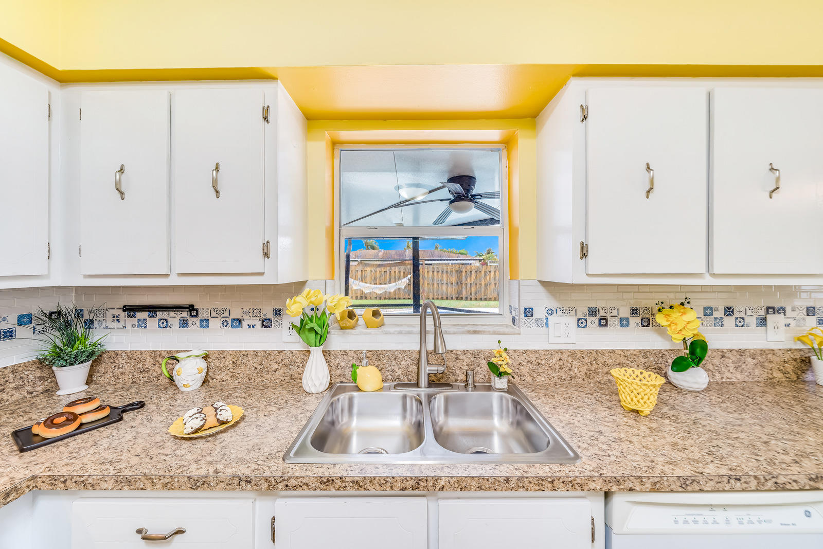 22491 Labrador Street Boca Raton, FL 33428 - Photo 30 of 74 Kitchen