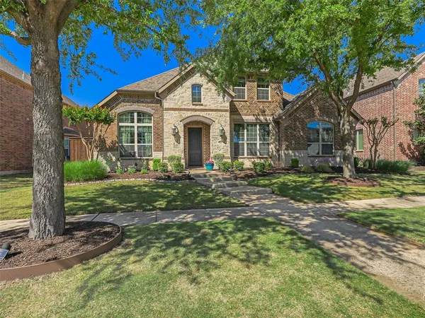 $829,900 | 8841 Sutton Drive, Frisco, TX 75035