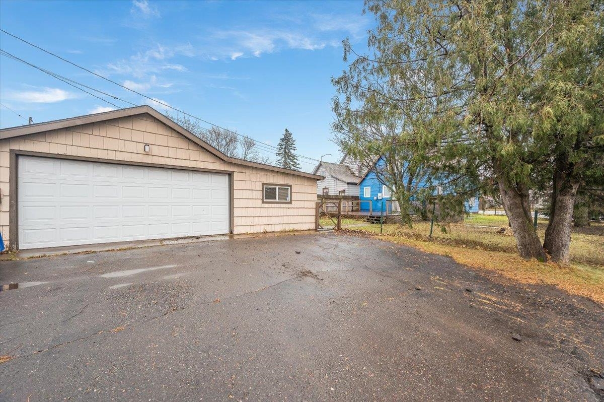 3701 East 2nd Street Superior, WI 54880 - Photo 22 of 25 View of detached garage