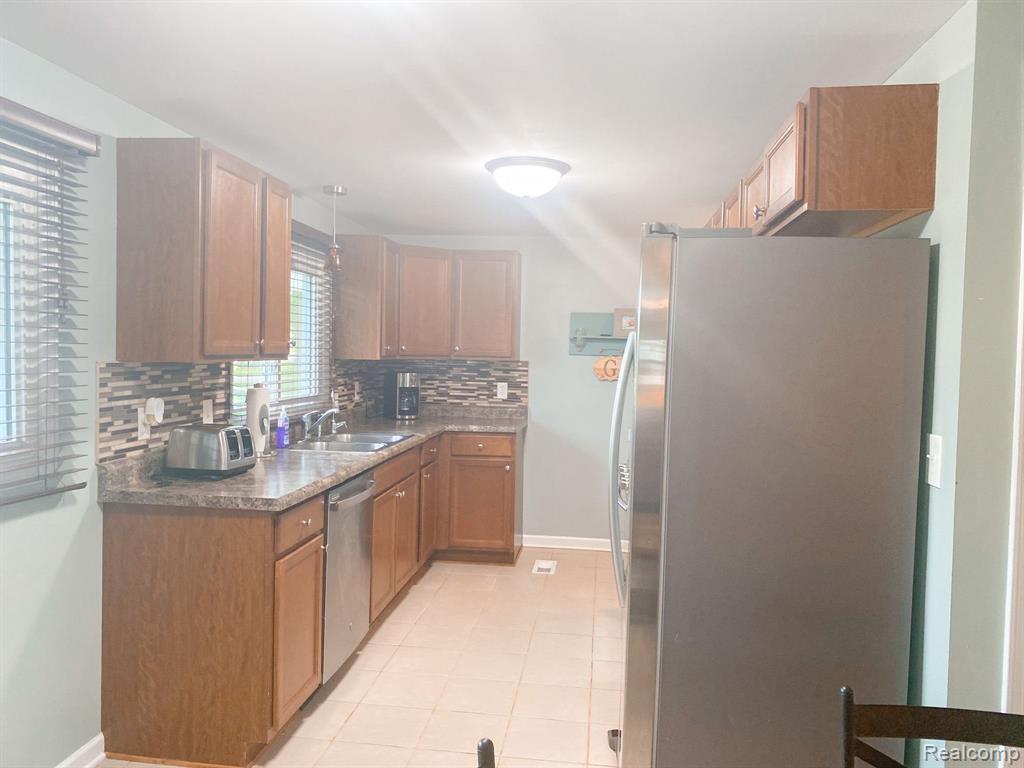 5347 Lippincott Road Lapeer, MI 48446 - Photo 3 of 14