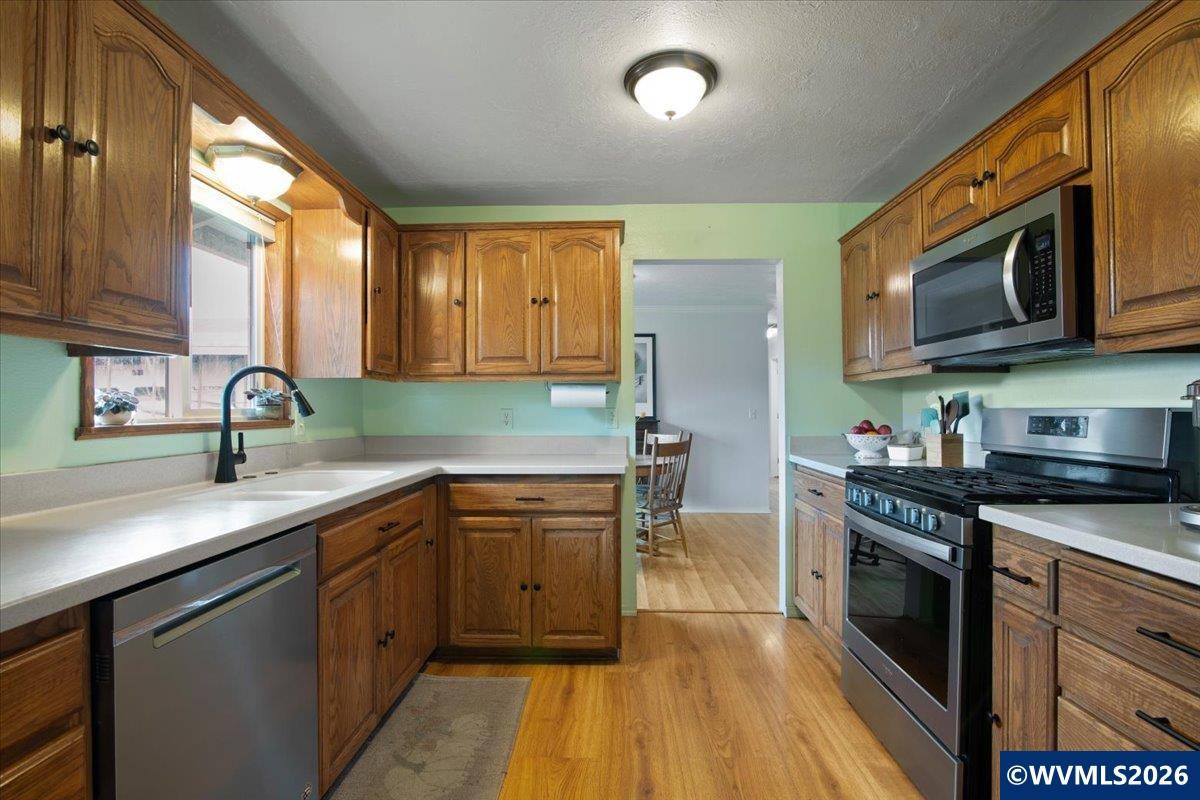 247 Cedar Street Lyons, OR 97358 - Photo 3 of 40