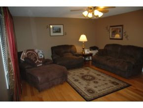 592 Hales Chapel Road Gray, TN 37615 - Photo 5 of 24 Living Room