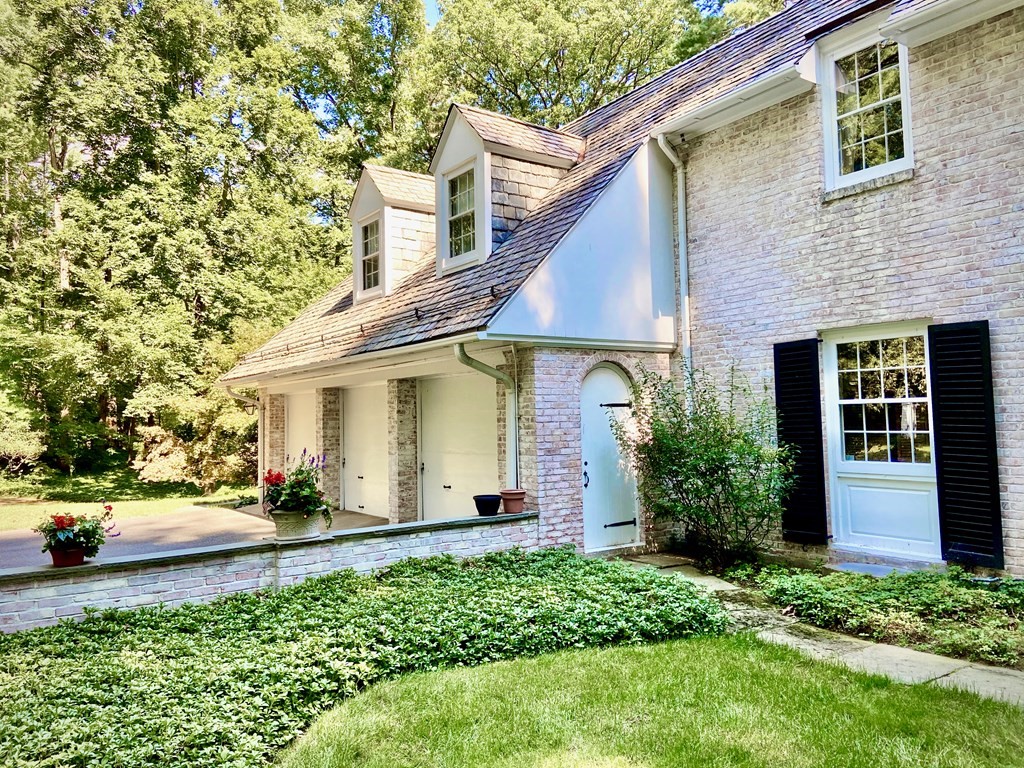 111 Woodsley Road Longmeadow, MA 01106 - Photo 3 of 23 Gallery Image 3