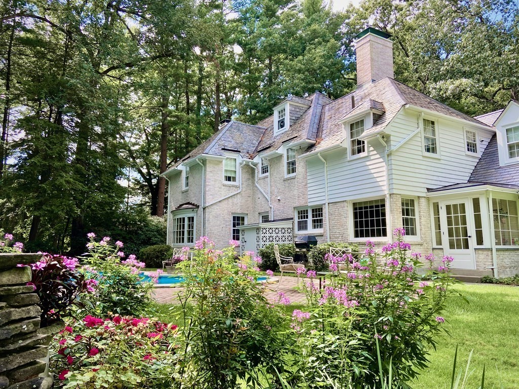111 Woodsley Road Longmeadow, MA 01106 - Photo 5 of 23 Gallery Image 5