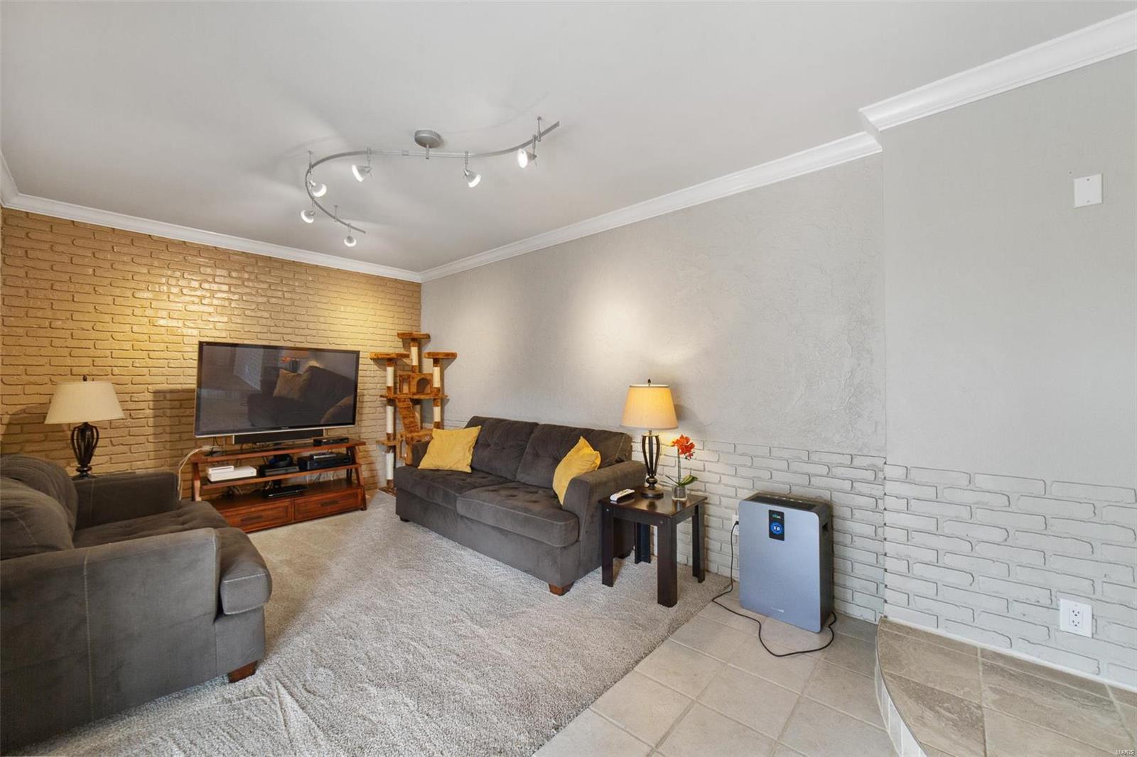 3856 Buckley Road St. Louis, MO 63125 - Photo 7 of 28 Gallery Image 7