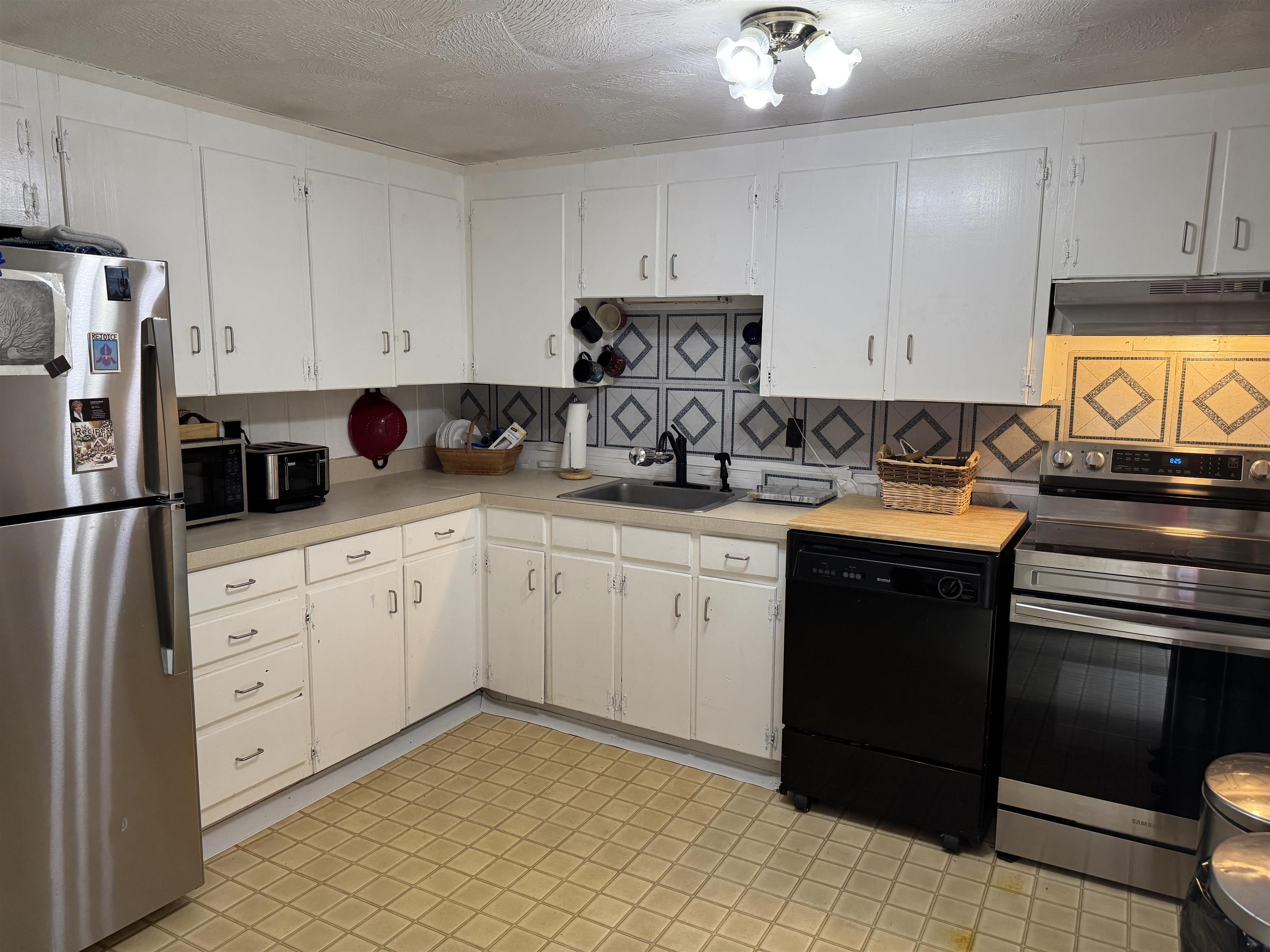 229 Tasker Hill Road Conway, NH 03818 - Photo 4 of 52
