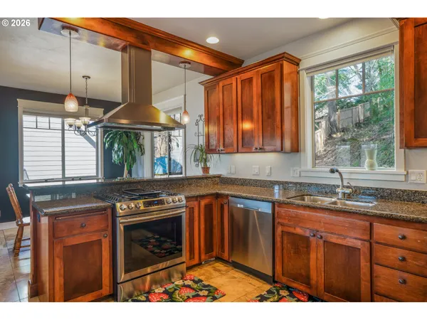 $575,000 | 741 South 47th Street, Springfield, OR 97478