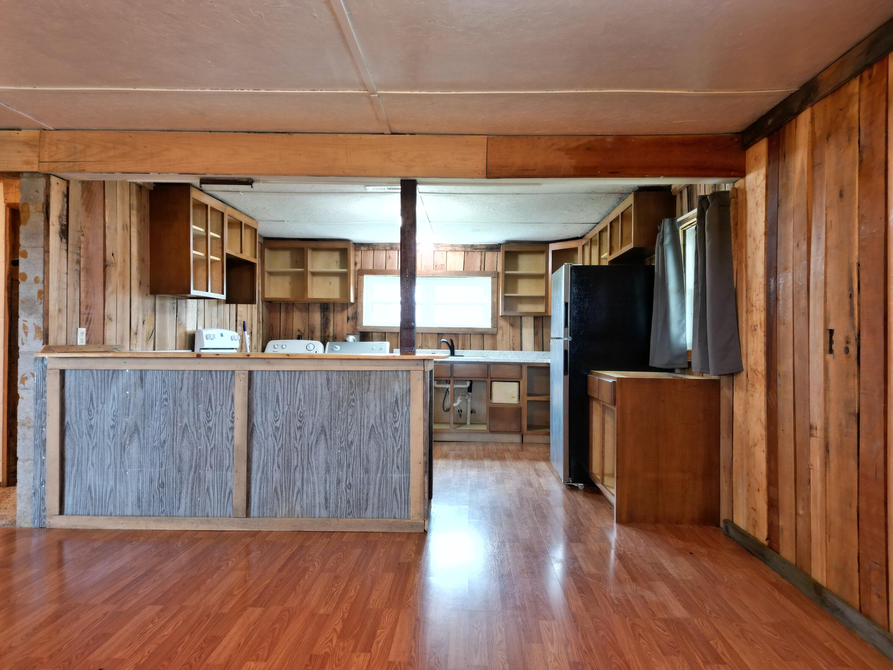 541 Liberty Road Eubank, KY 42567 - Photo 21 of 35 Living Room/Kitchen