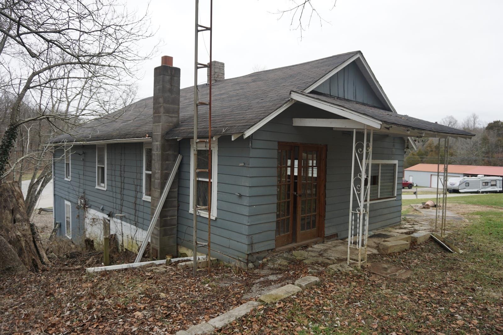 2602 Tunnelton Road Bedford, IN 47421 - Photo 4 of 10 Gallery Image 4
