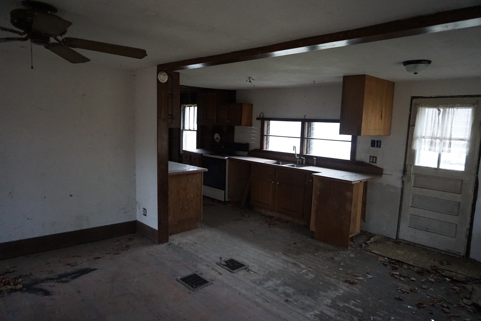 2602 Tunnelton Road Bedford, IN 47421 - Photo 8 of 10 Gallery Image 8