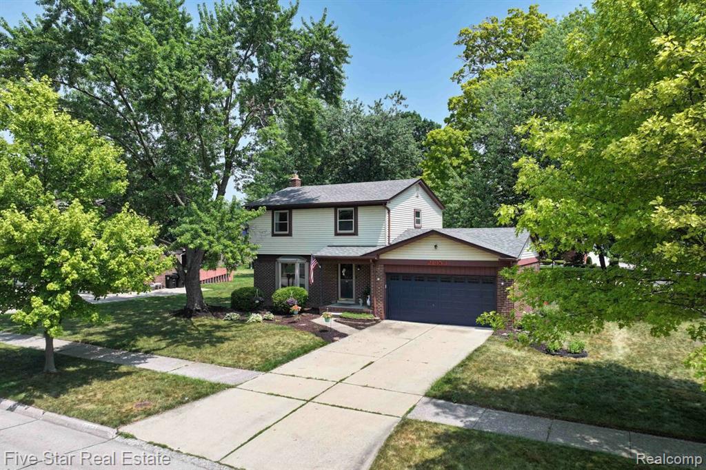 21953 Hall Road Trenton, MI 48183 - Photo 3 of 48 Gallery Image 3