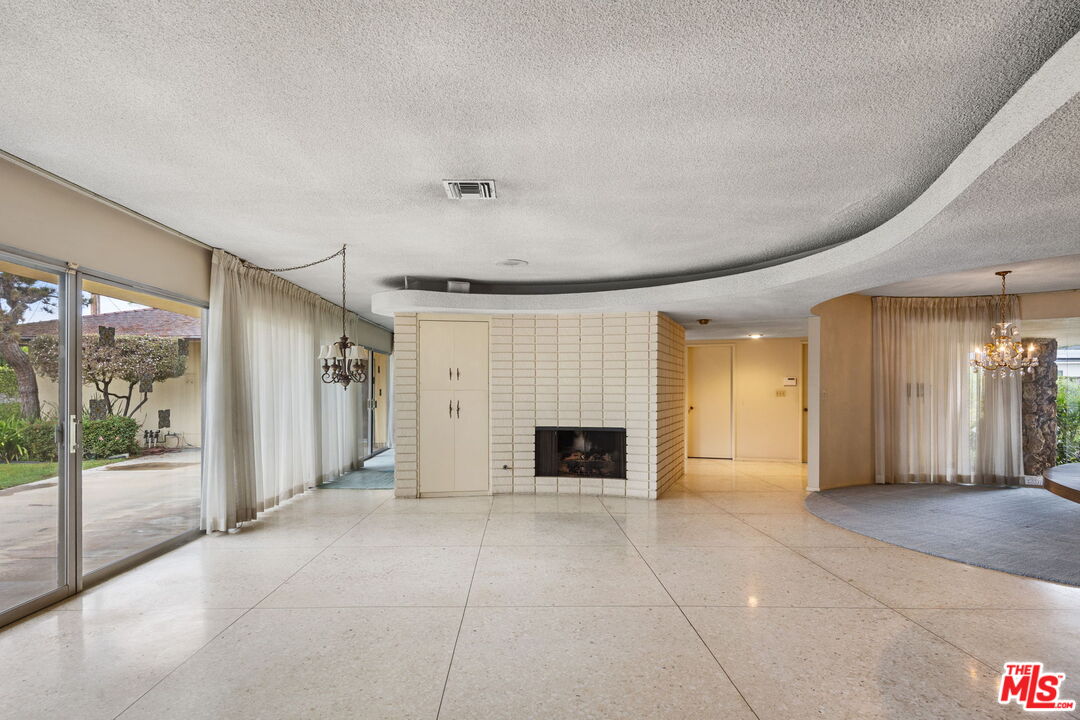 6619 Bedford Avenue Los Angeles, CA 90056 - Photo 12 of 55