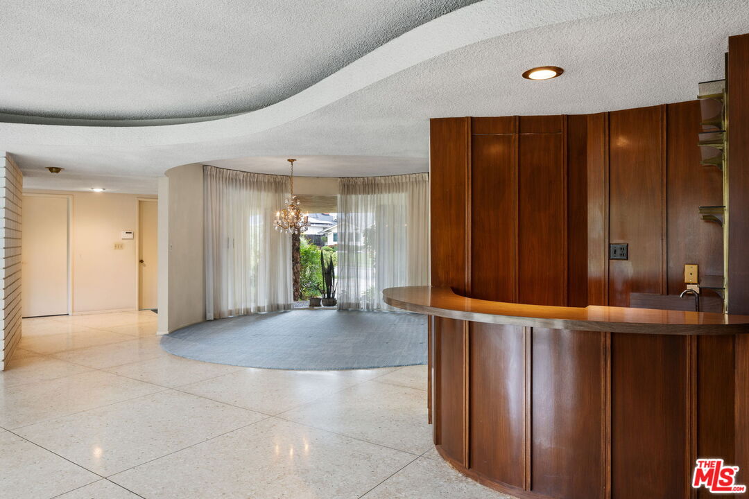 6619 Bedford Avenue Los Angeles, CA 90056 - Photo 13 of 55