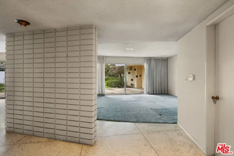 $1,798,850 | 6619 Bedford Avenue, Los Angeles, CA 90056