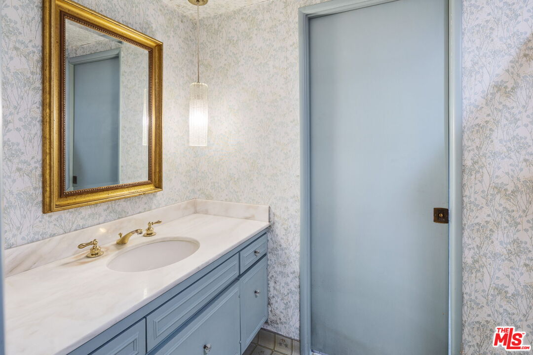 6619 Bedford Avenue Los Angeles, CA 90056 - Photo 49 of 55