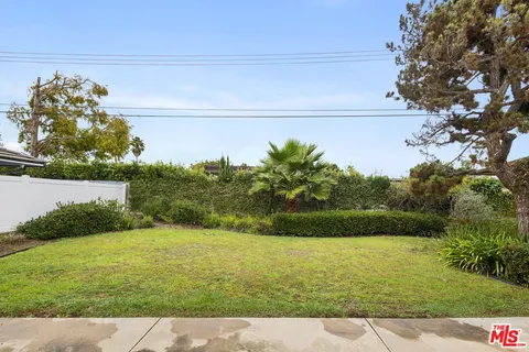 $1,798,850 | 6619 Bedford Avenue, Los Angeles, CA 90056