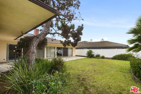 $1,798,850 | 6619 Bedford Avenue, Los Angeles, CA 90056