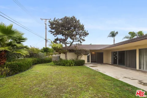 $1,798,850 | 6619 Bedford Avenue, Los Angeles, CA 90056