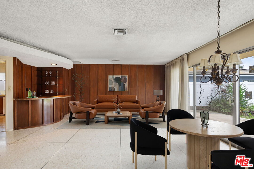 6619 Bedford Avenue Los Angeles, CA 90056 - Photo 9 of 55