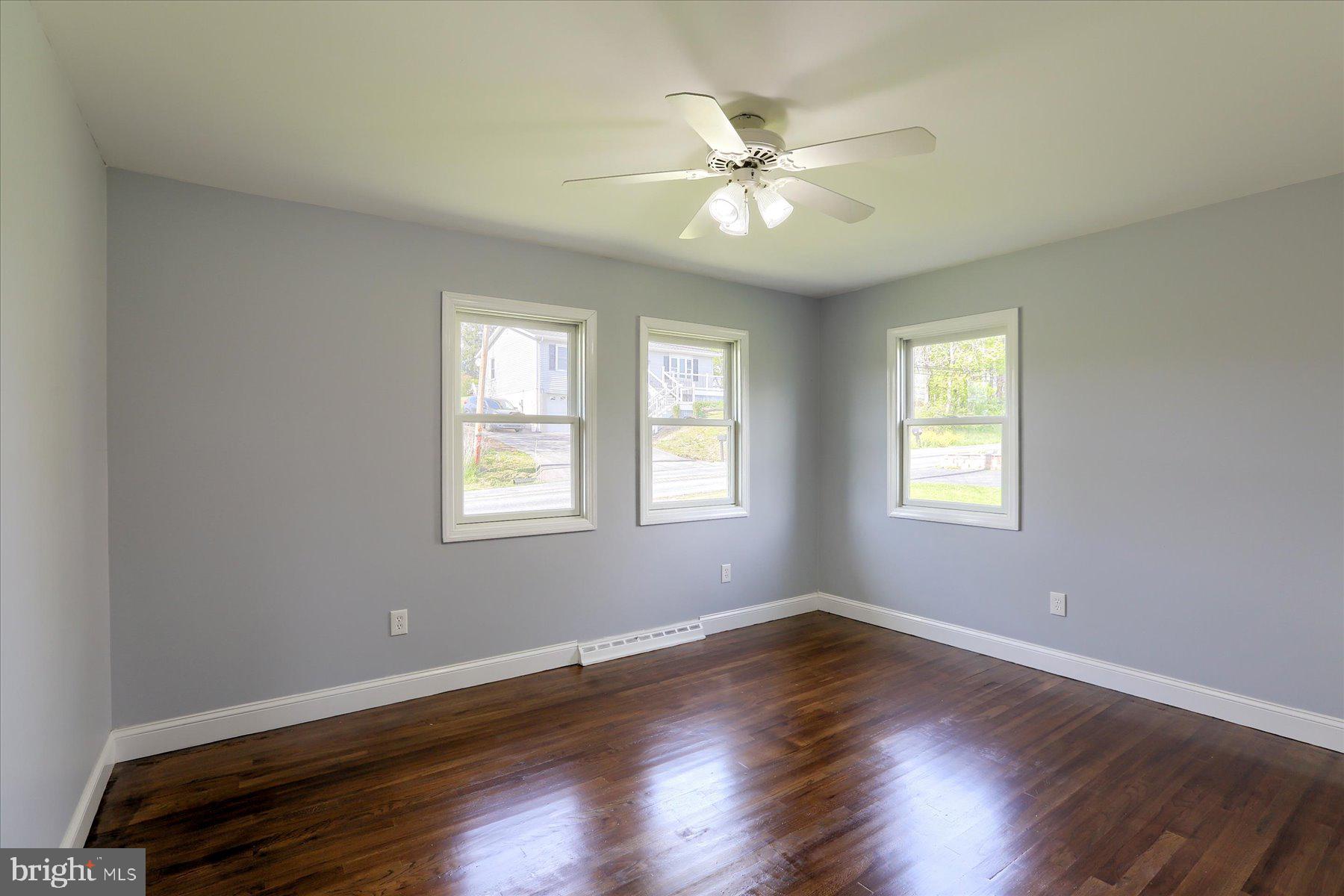 7961 Moyer Road Harrisburg, PA 17112 - Photo 15 of 26 Gallery Image 15