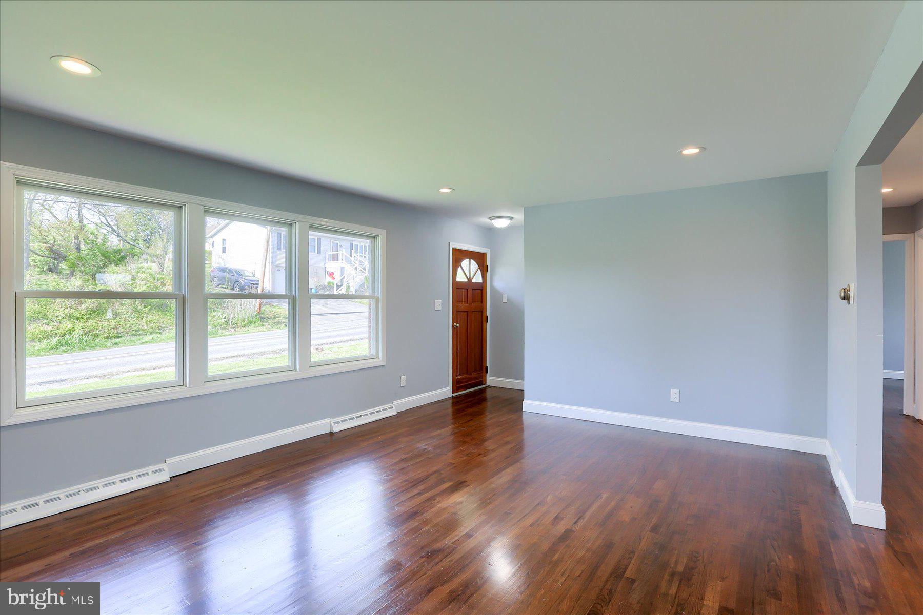 7961 Moyer Road Harrisburg, PA 17112 - Photo 8 of 26 Gallery Image 8