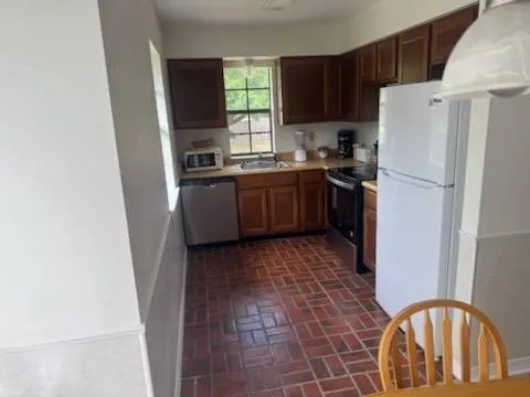 $950 | 27231 Snead Drive, Unit 203, Abita Springs, LA 70420