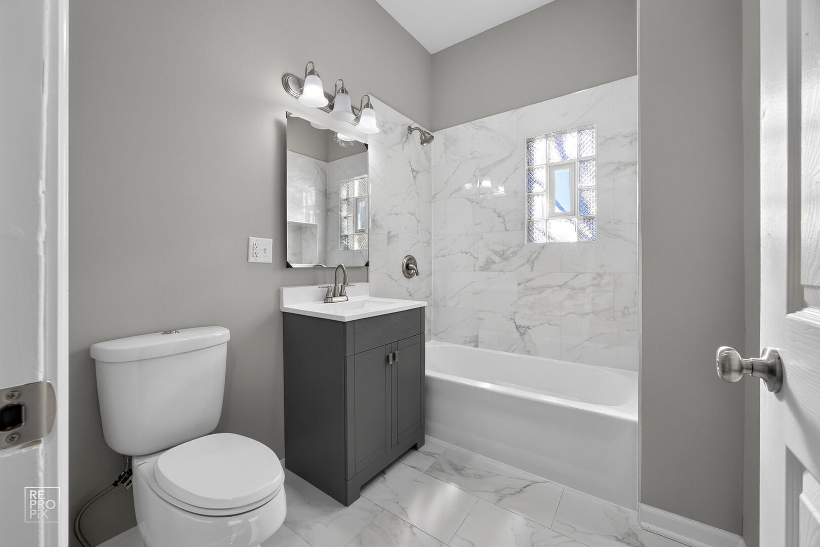 5344 South Aberdeen Street, Unit 1 Chicago, IL 60609 - Photo 3 of 4
