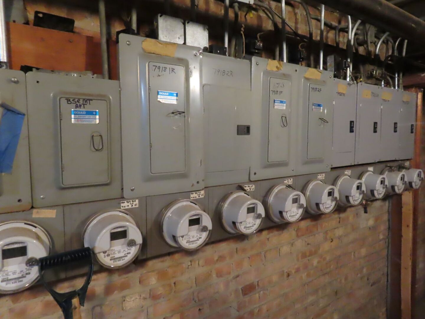 7918 South Calumet Avenue Chicago, IL 60619 - Photo 5 of 8 a view of a garage with door