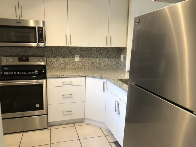 $2,100 | 7740 Camino Real, Unit G302, Miami, FL 33143