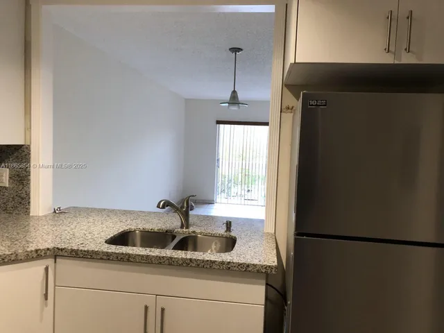 $2,100 | 7740 Camino Real, Unit G302, Miami, FL 33143