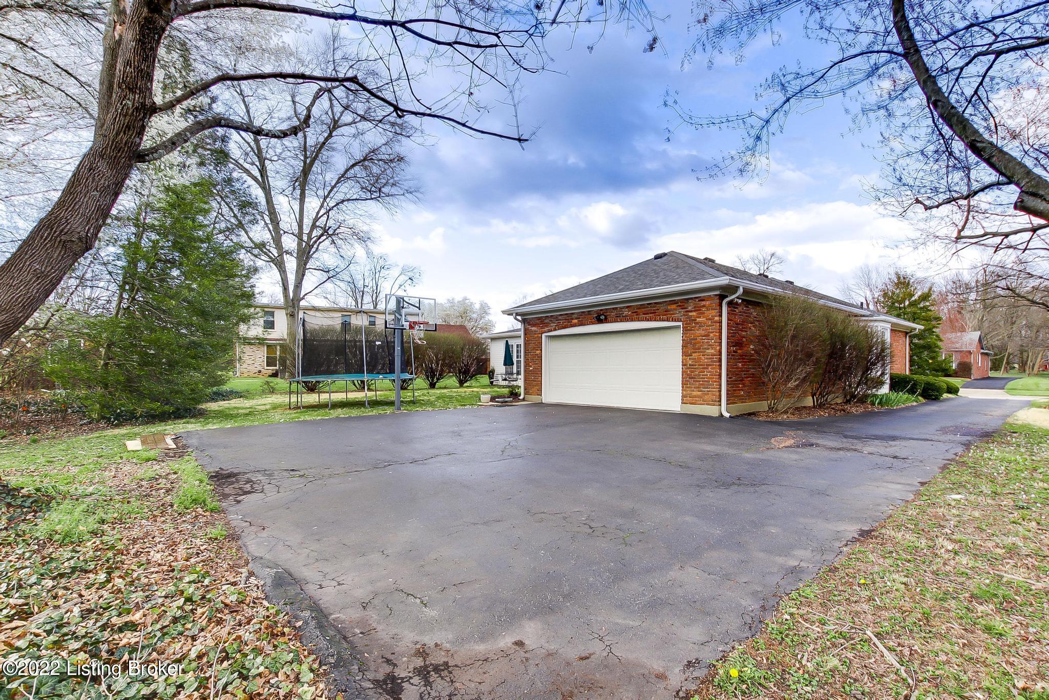 706 Farmingham Road Louisville, KY 40243 - Photo 44 of 51 706_FarmingtonRd_40299_152