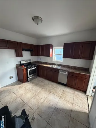 $2,500 | 81-85 Columbia Avenue, Unit 2, Newark, NJ 07106