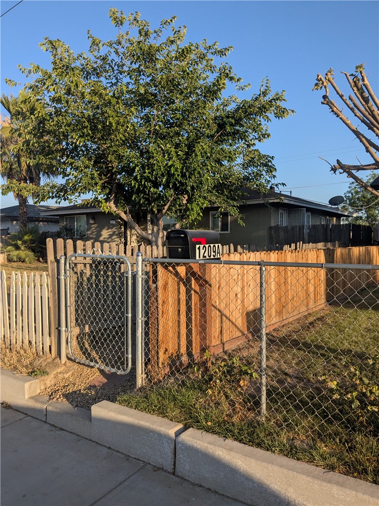 1209 Wilson Road, Unit A Bakersfield, CA 93304 - Photo 18 of 18